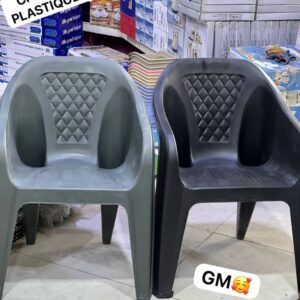 Chaise en plastique